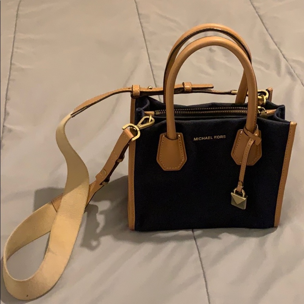 Micheal Kors Mini Crossbody Handbag Purse